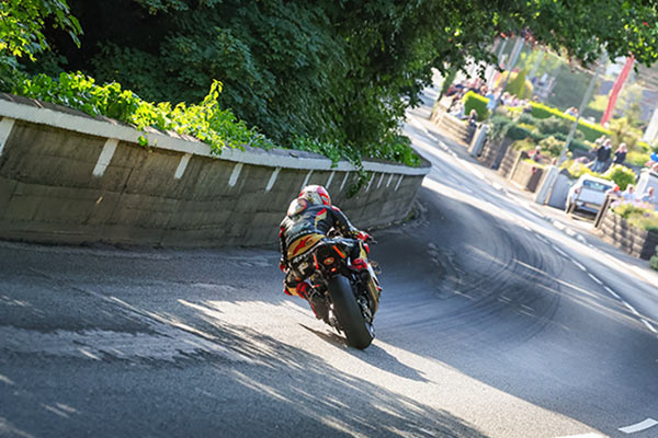 Michael Rutter rounding a curve at Crosby during the TT Superbike race on the Isle of Man