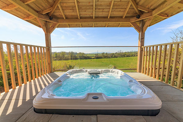 Lilac House hot tub